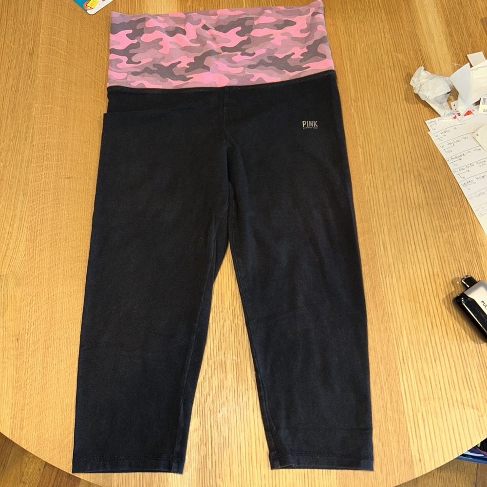 Victoria Secret Pink Black Crop Leggings Size M